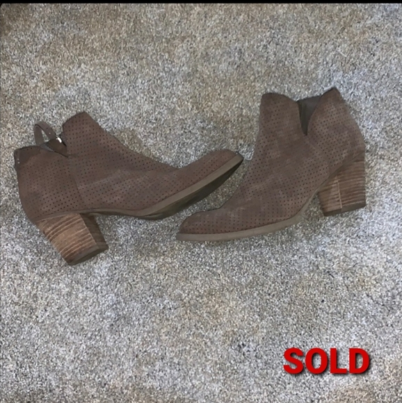 Dolce Vita booties - Picture 1 of 5